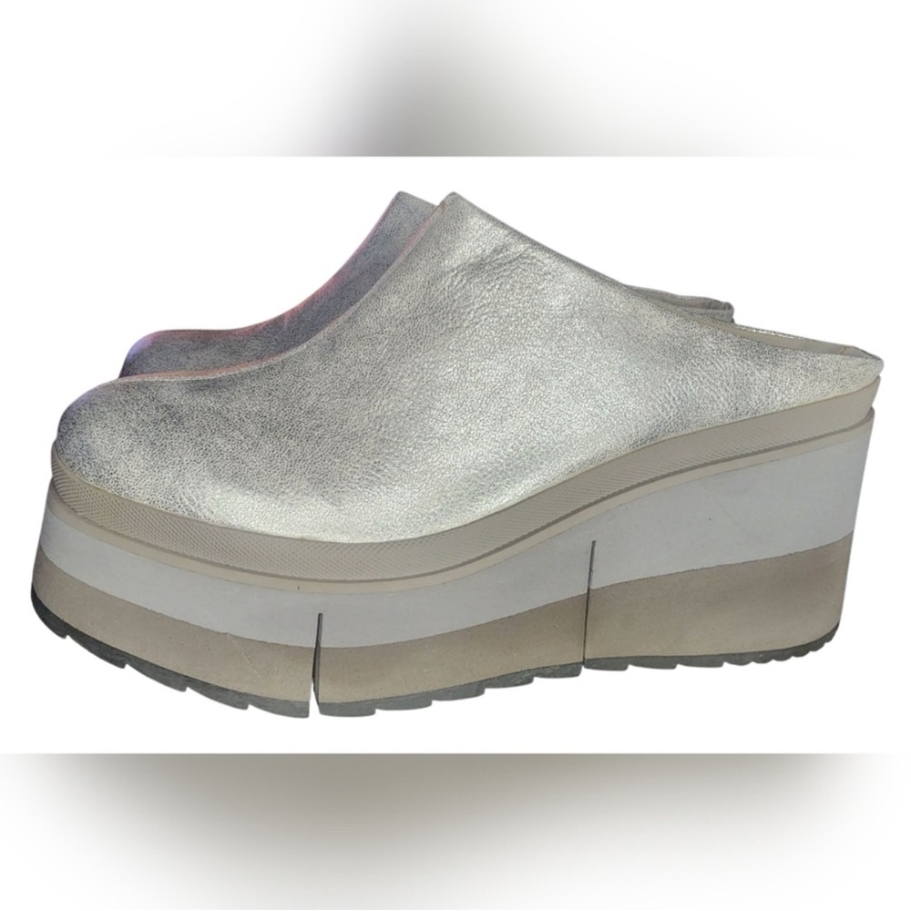 Naked Feet Coach Wedge Size 10